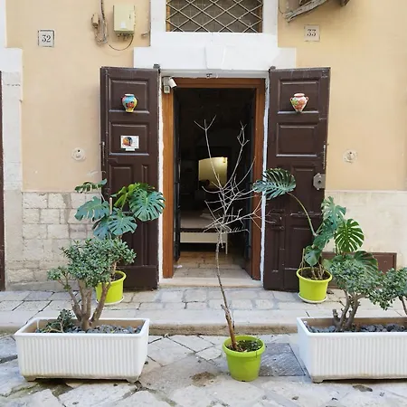 Lullaby * Μπάρι